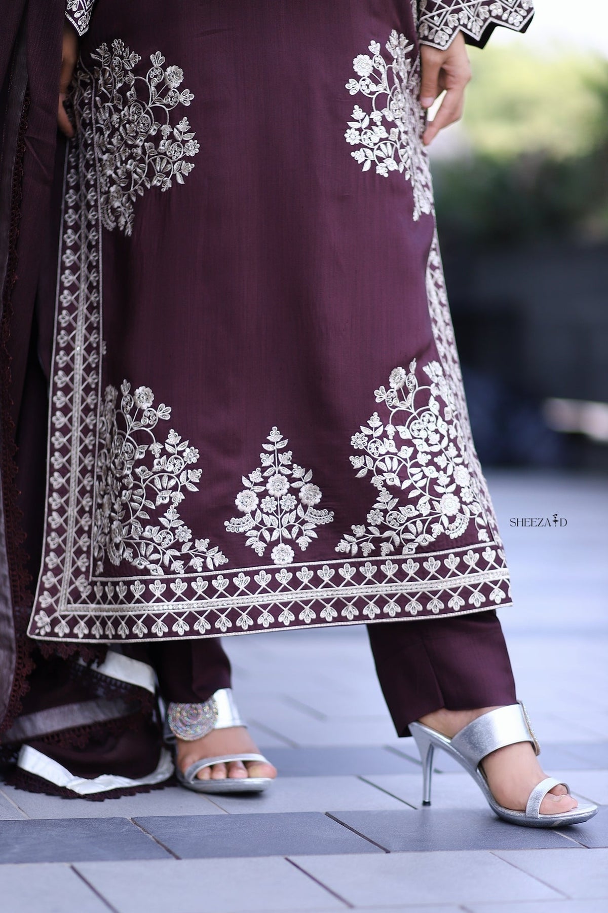 Brown Elegance – Embroidered Viscose 3-Piece Suit