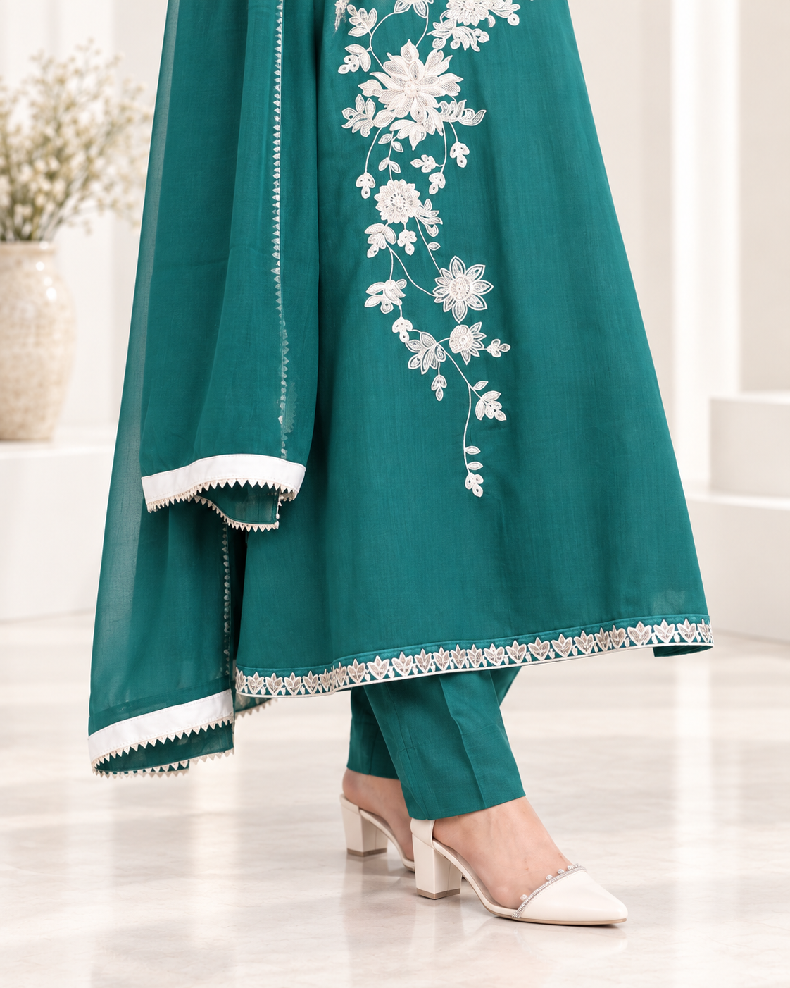 Emerald Bloom – Green Embroidered Viscose 3 Piece Suit