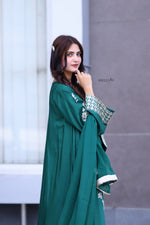 Emerald Bloom – Green Embroidered Viscose 3 Piece Suit