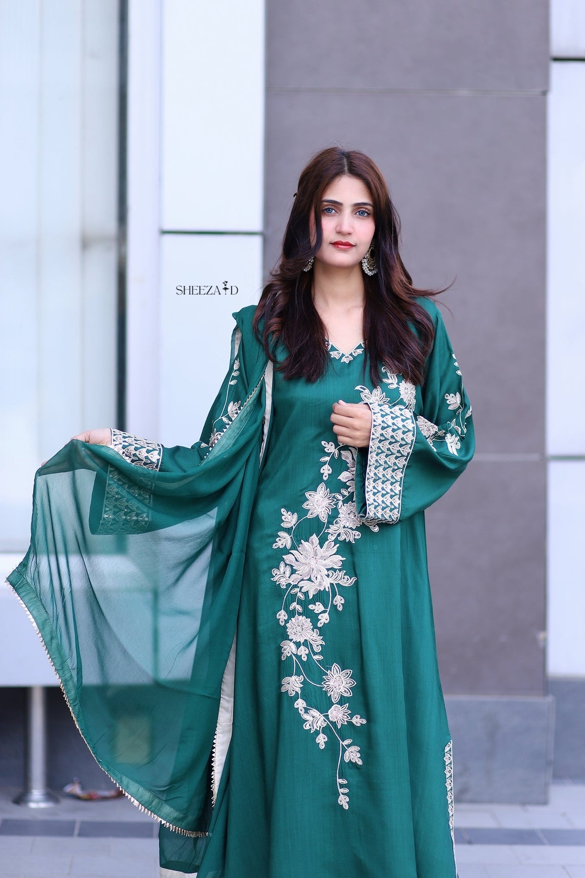 Emerald Bloom – Green Embroidered Viscose 3 Piece Suit