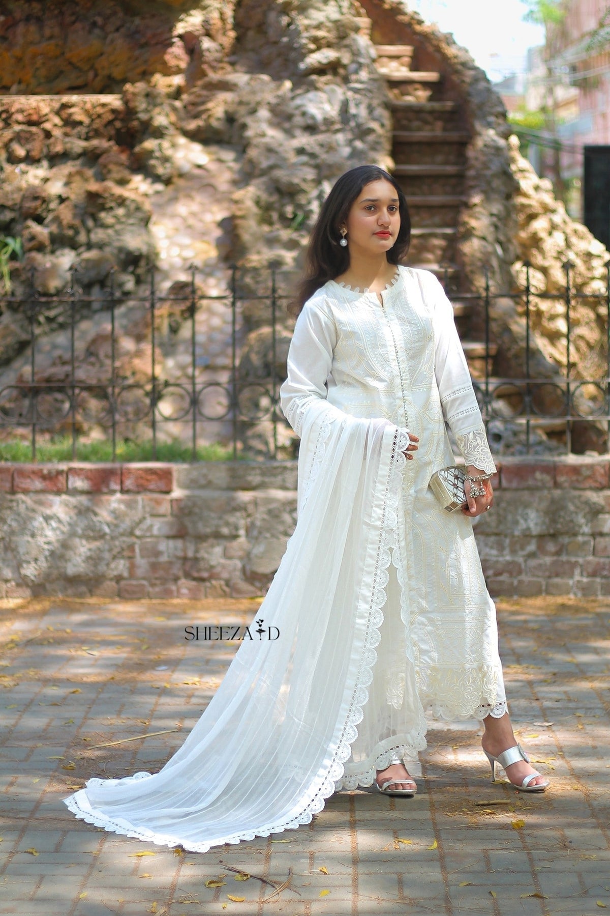 Pure Elegance White Embroidered 3 Pcs Suit